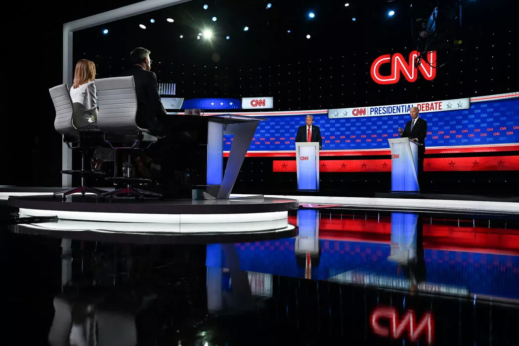 前总统特朗普在CNN辩论会上的表现充斥着误导性的攻击和谎言