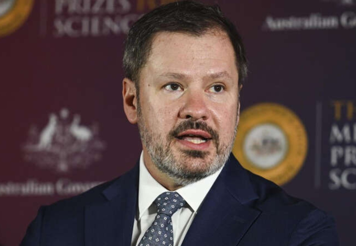 澳大利亚工业和科学部长埃德·胡西克